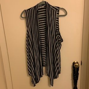 Maurices black and gray striped kimono.